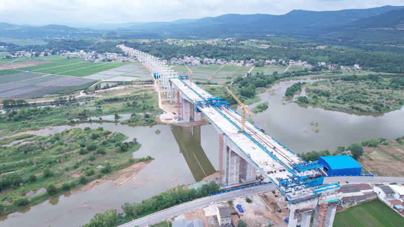 G5京昆高速广绵段扩容工程潼江河特大桥项目施工现场（3）