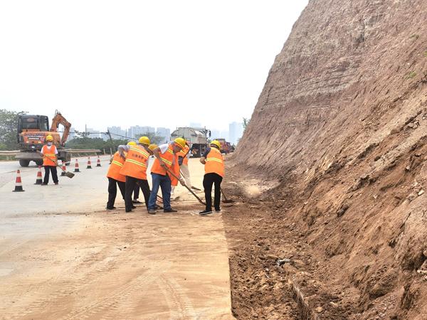 涪城区举行2022年汛期公路抢通保通应急演练